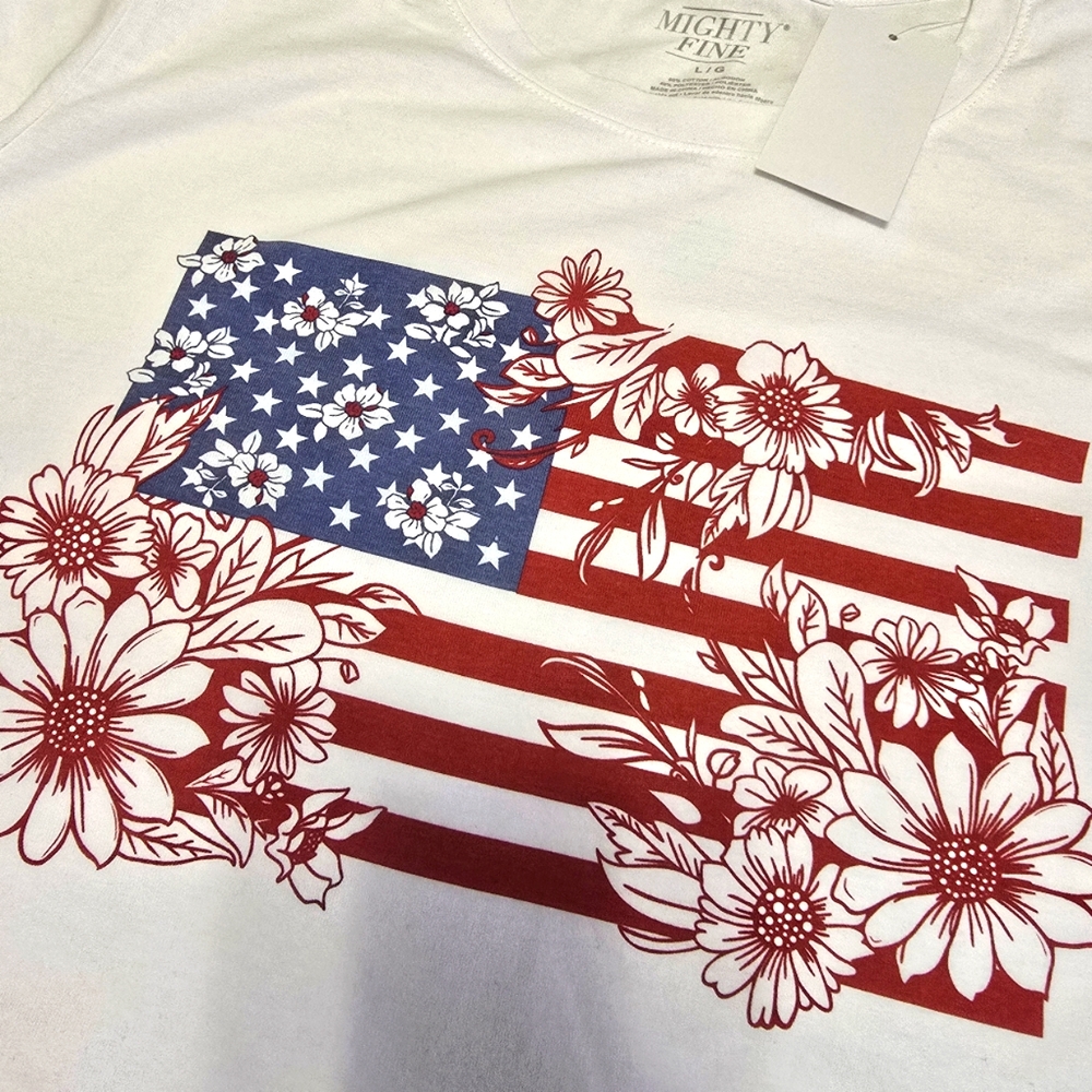 Women Floral American Flag Tee. White. Size L